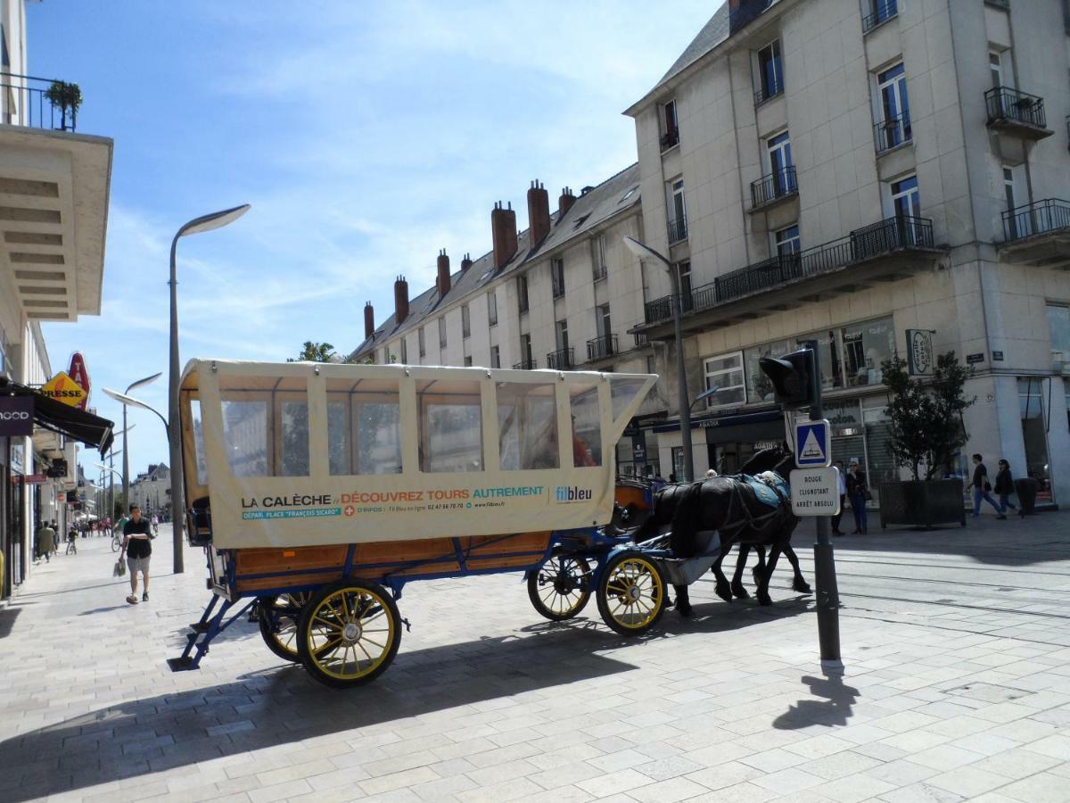 Gite De La Tour De Guise 1 Тур Екстер'єр фото